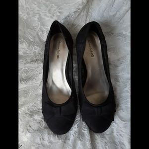 Black lace bow heels